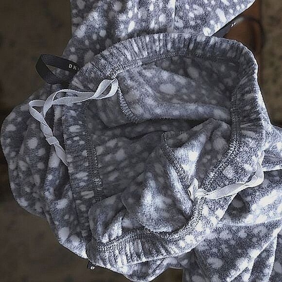 DKNY light grey cheetah print fluffy fleece pyjama set Size S - Picture 11 of 14